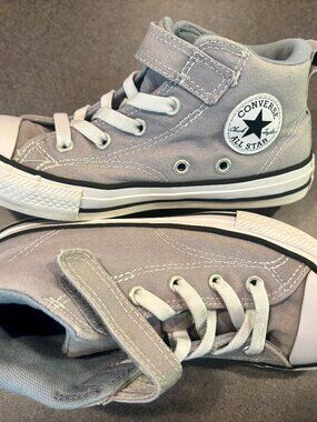 ~~Converse Malden Street Mid Top Sneaker Youth sz 1.5 Gray  SMOKE/PET FREE HOME!